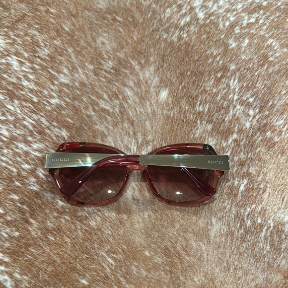 Gucci Pink Oversized Sunglasses Glamorous Design - Picture 3 of 6
